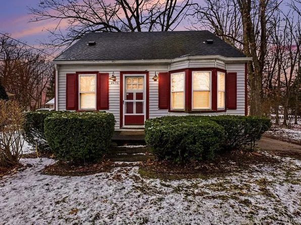 2456 Richwood Rd, Auburn Hills, MI 48326