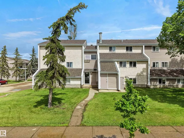 3851 76th St NW #4, Edmonton, AB T6K 2P9