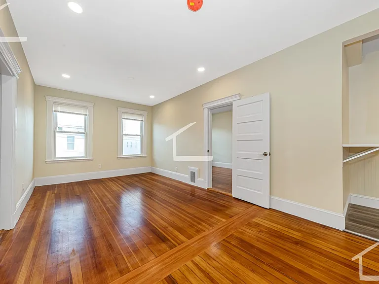 44 Brackett St #3 — Photo 7
