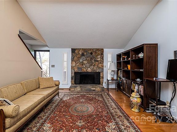 4th image of 7915 Carmel Oaks Ct