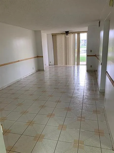2 bed, 2.0 bath, 1040 sqft, $2,100 — Photo 2