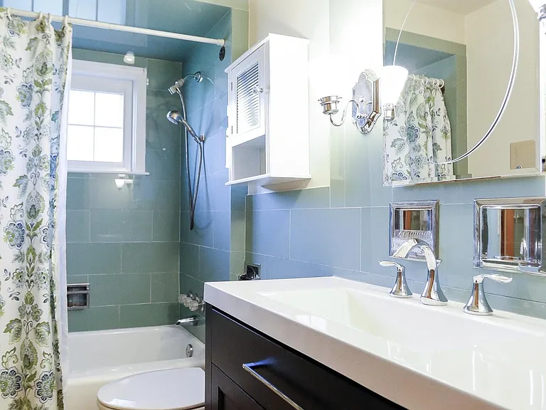 1835 Phelps Ave — Photo 15