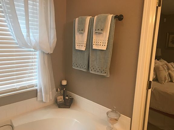 5th image of 5413 Crooked Pine Ln