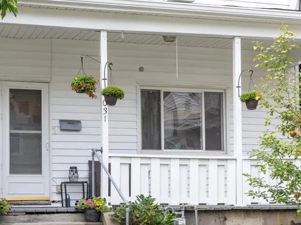 1031 Valonia St, Pittsburgh, PA 15220