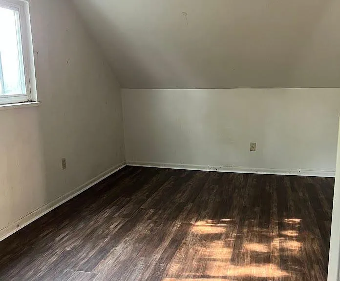704 McMasters Ave — Photo 8