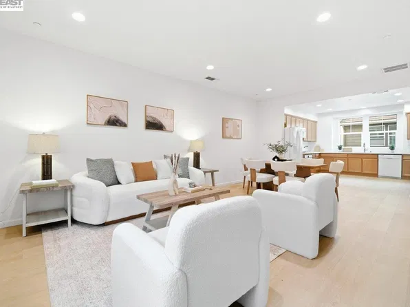 6677 S Mariposa Ln, Dublin, CA 94568