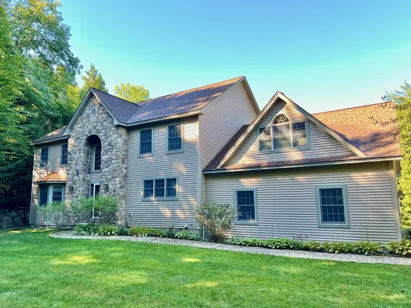 18 Wedgewood Drive, Oakland, ME 04963