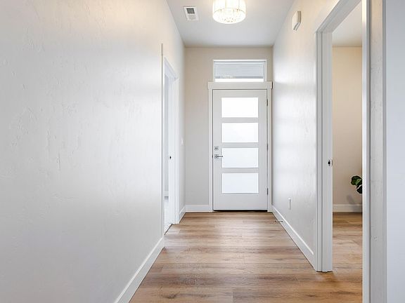 3rd image of 3873 Corvina St