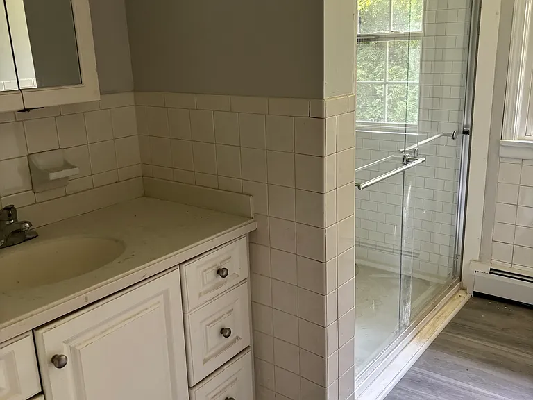 Bathroom-Upper level