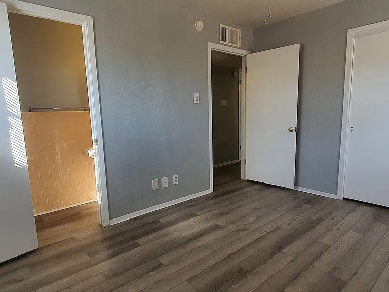 2791 Oxford Ave — Photo 20