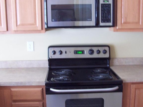 Stove with overhead Microwave