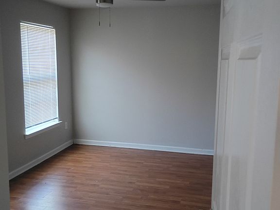 4th image of 1806 Stonehaven Cir