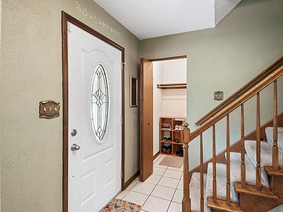 4th image of 11730 Huntington Way NW