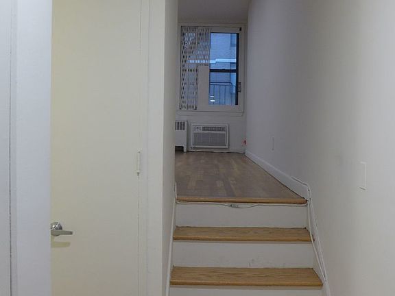 3rd image of 104 E 31st St APT 4a