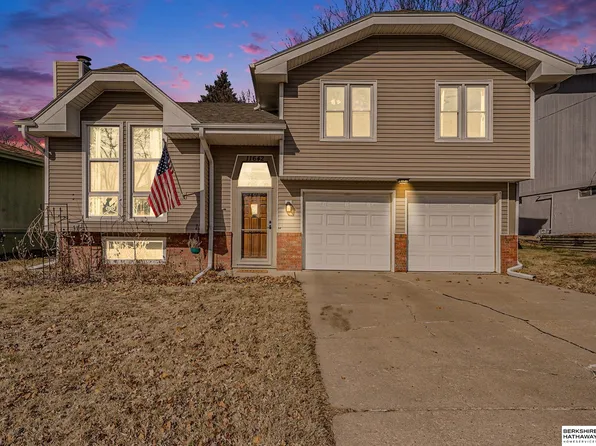 11642 Hartman Ave, Omaha, NE 68164