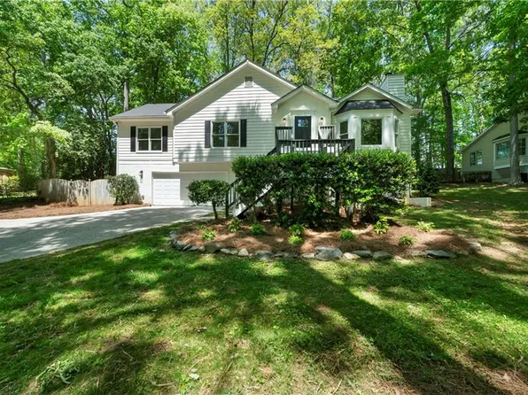 220 Crabapple Ln, Marietta, GA 30127
