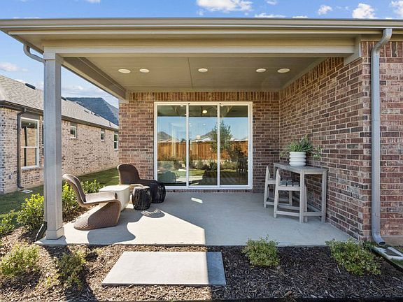 Spacious covered patio