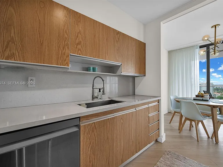19707 Turnberry Way #17A — Photo 35
