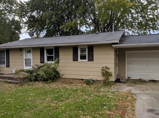 101 N Jonathan St, Oakland, IL 61943