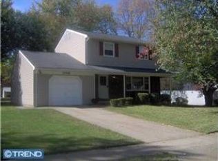 1048 Fernwood Ave, Maple Shade, NJ 08052