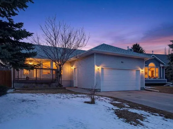 1011 NE 15th St SE, High River, AB T1V 1L6