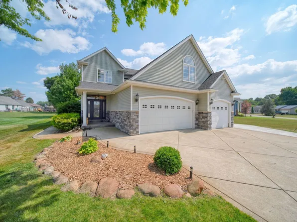 123 N Grand Pointe Dr, Brooklyn, MI 49230