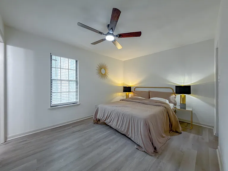2059 Little River Ln — Photo 7