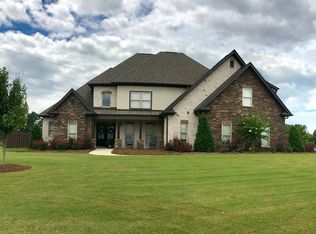 155 River Oaks Dr, Helena, AL 35080