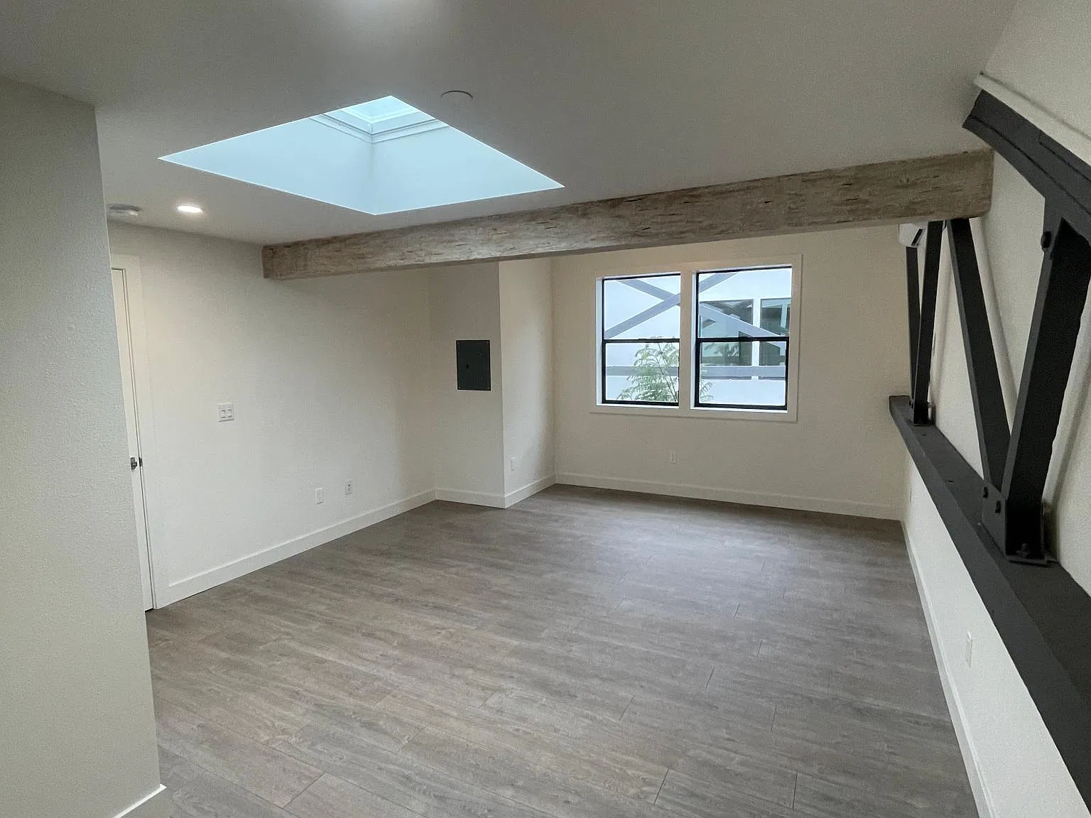 2040 Solano Way — Photo 3