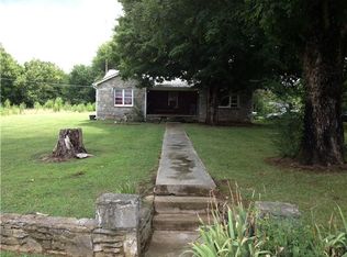 17 Sulpher Springs Rd, Fayetteville, TN 37334