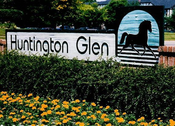 Huntington Glen Entry