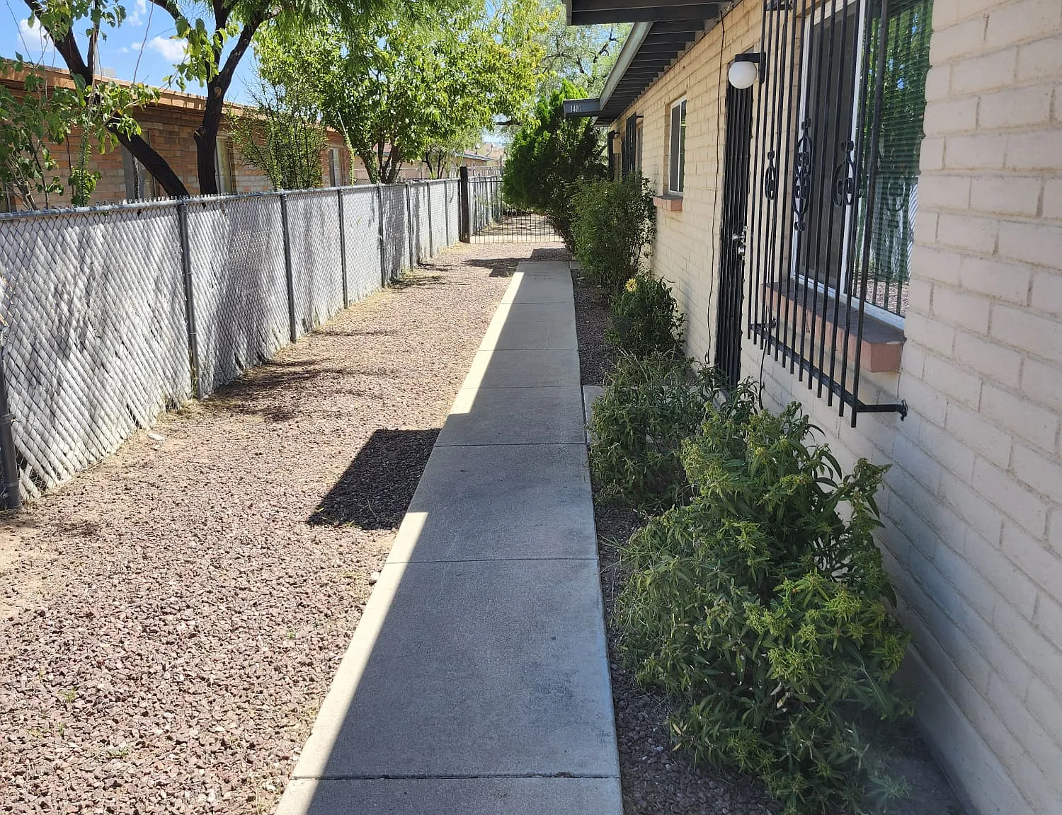 2 bed, 876 sqft, $1,400 — Photo 1