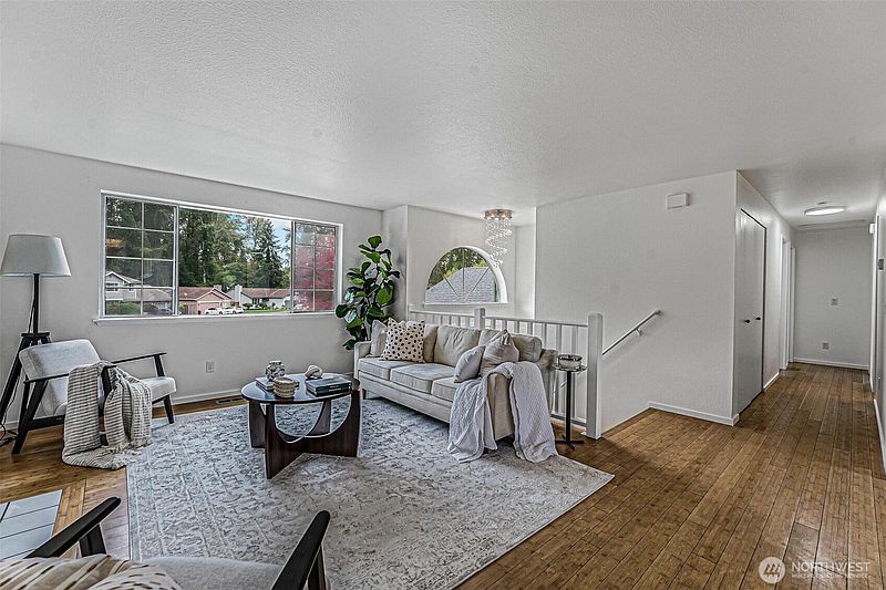 4th image of 31758 SW 14th Way