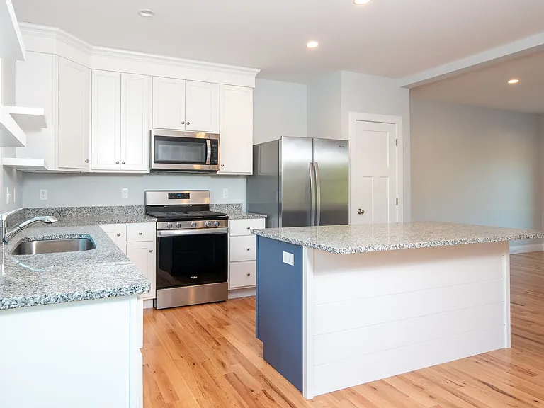 Paul's Place — Photo 4