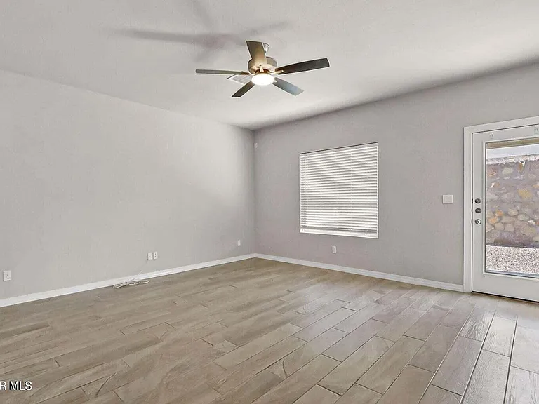 13186 Emerald Isle St — Photo 9