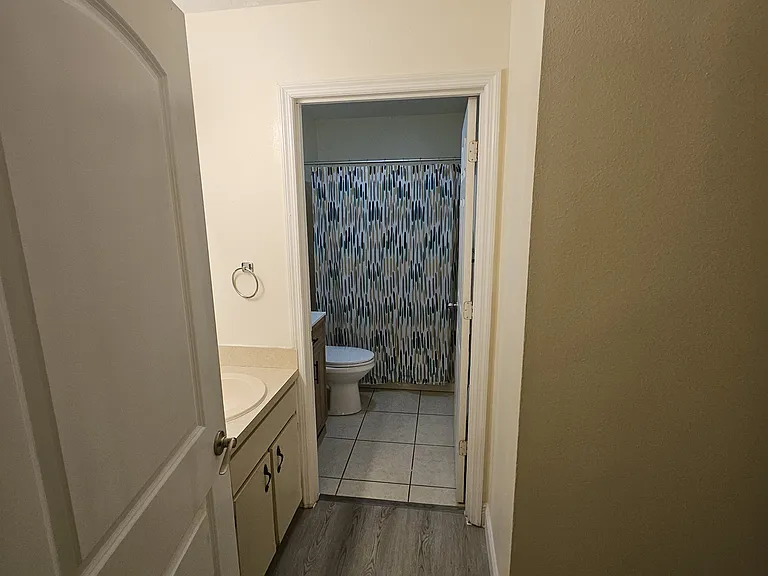 203 Olmstead Dr — Photo 3