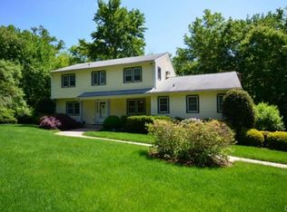 37 Weatherbell Dr, Norwalk, CT 06851