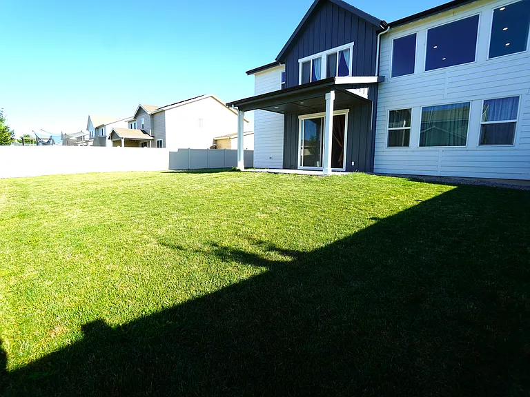 245 E Caldera St — Photo 52