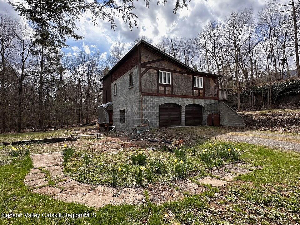 1st image of 6 Riverbend Road