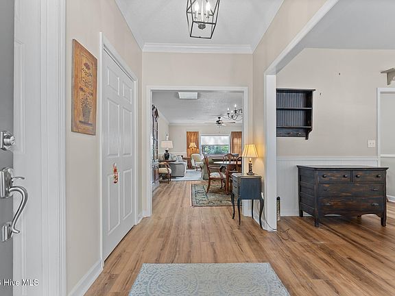 5th image of 815 Myrtlewood Court
