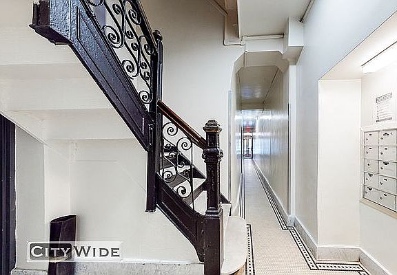 5th image of 22 King St APT 2