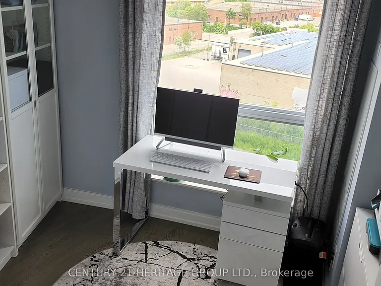 135 Village Green Sq #525 — Photo 20