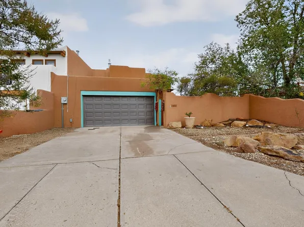 700 Lakeview Cir SE, Rio Rancho, NM 87124