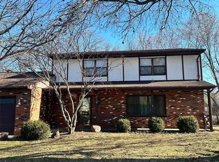 316 Flagstone Dr, Belleville, IL 62221