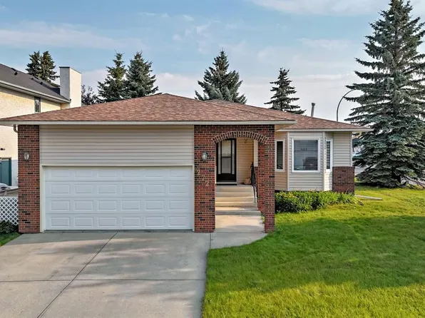 272 N Woodside Rd NW, Airdrie, AB T4B 2C6