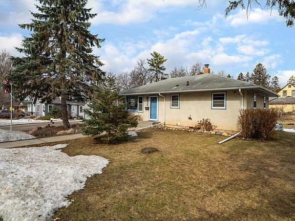 3rd image of 2547 2nd Ave E