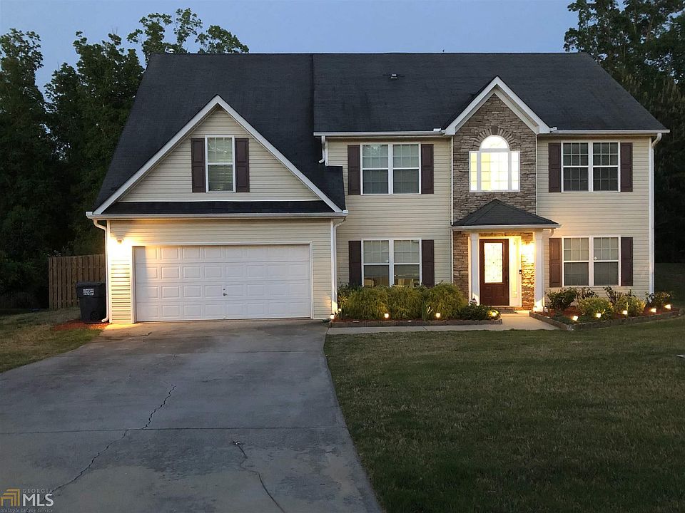 2nd image of 300 Avonlea Dr