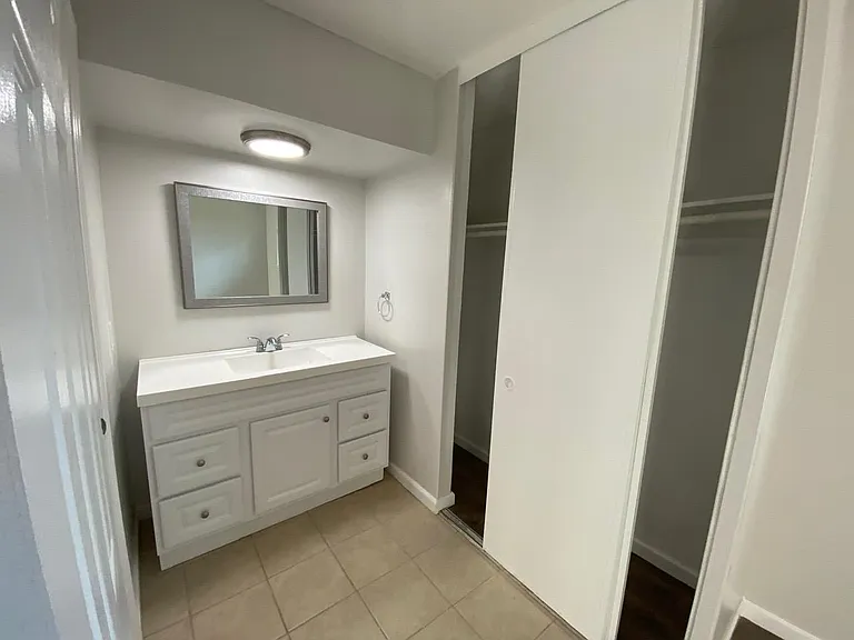2059 Robin Dr — Photo 29