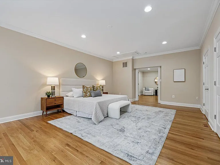 4902 Derussey Pkwy — Photo 40