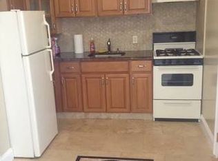 2565 36th St APT 3R, Astoria, NY 11103